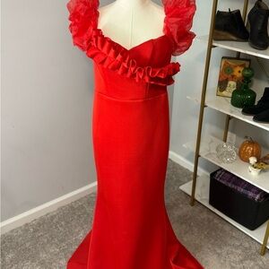 Fierce Red Dress with Zipper Detail and mermaid‎ bottom